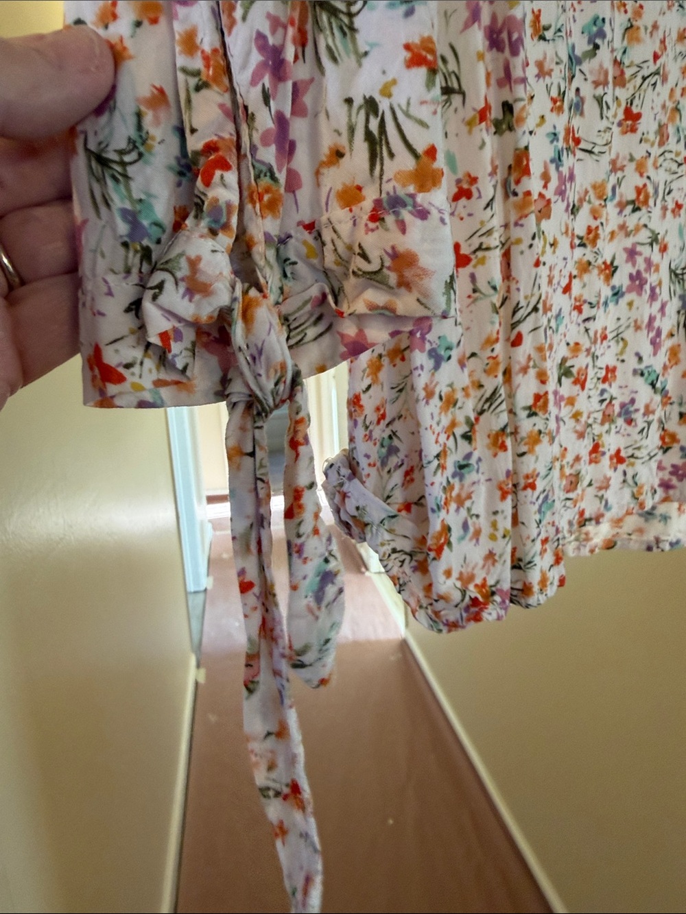 Cynthia Rowley White Multicolor Floral V-Neck Tie-Sleeve Top - Picture 4 of 5